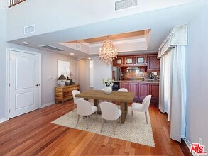 11547 Rochester Ave in Los Angeles, CA - Building Photo - Building Photo