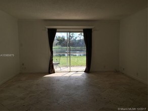 8527 Old Country Mnr-Unit -5C in Davie, FL - Building Photo - Building Photo
