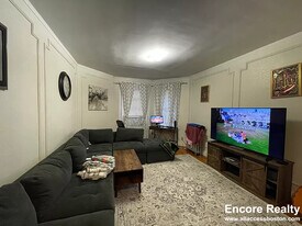 86 Maple St in Malden, MA - Building Photo