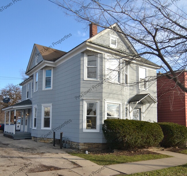 207 Bridge St, Unit 2