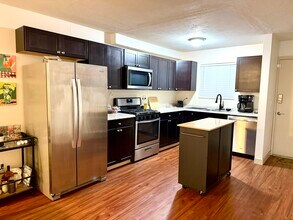 249 S 700 E, Unit 35 in Salt Lake City, UT - Foto de edificio - Building Photo