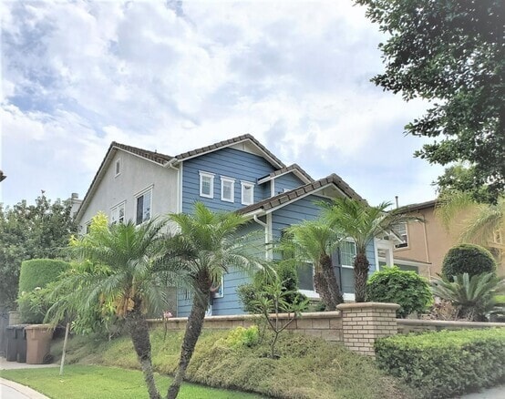 2811 Timberlyn Trail Rd in Fullerton, CA - Foto de edificio - Building Photo