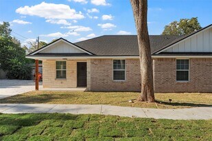 1600 N 11th St, Unit A in Waco, TX - Building Photo