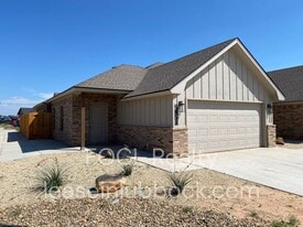 5851 Virginia Ave in Lubbock, TX - Building Photo