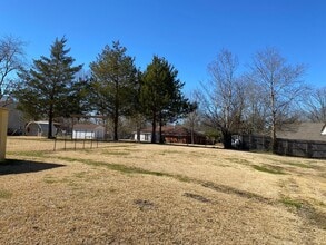 205 Dogwood Dr in Starkville, MS - Building Photo - Building Photo