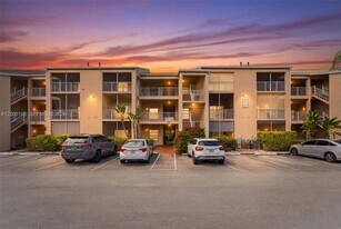 15325 SW 106th Terrace in Miami, FL - Building Photo