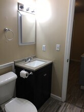 337 S Lincoln Ave, Unit Apartment 2 in Lakeview, MI - Building Photo - Building Photo