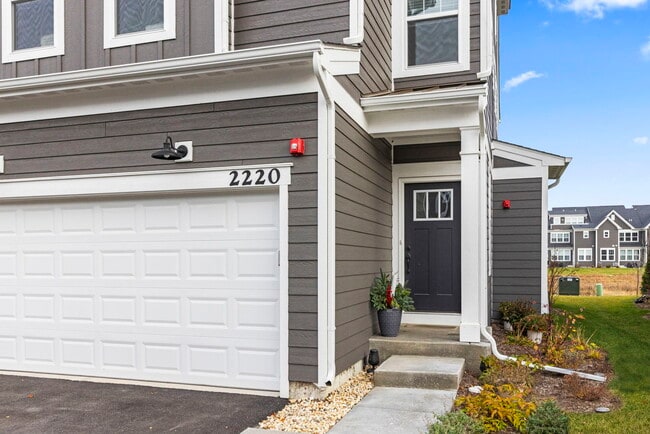 2220 Weatherbee Ln in Naperville, IL - Building Photo - Building Photo