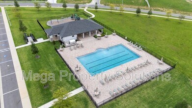 12195 Stirrup Dr in Dade City, FL - Building Photo - Building Photo