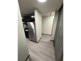 907 Coulee Rd in Hudson, WI - Building Photo