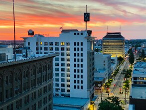 1060 Fulton St in Fresno, CA - Building Photo - Building Photo
