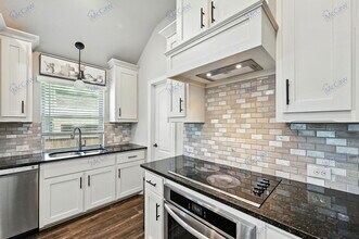 3829 Honey Grove Dr in Midlothian, TX - Building Photo - Building Photo