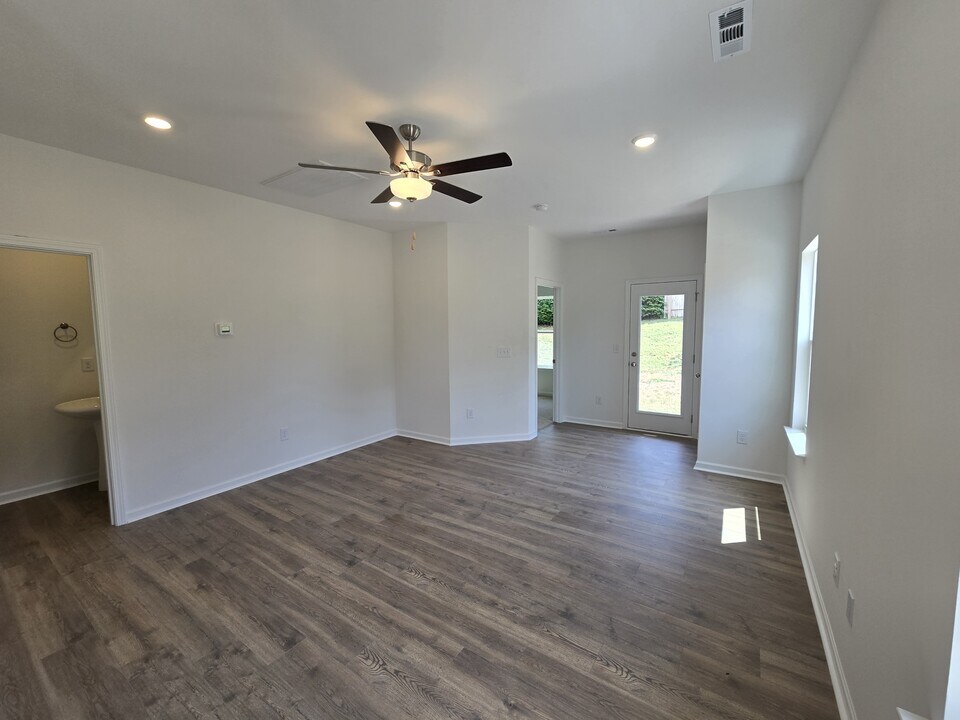 5140 Pace Pk Cir in Columbia, TN - Foto de edificio