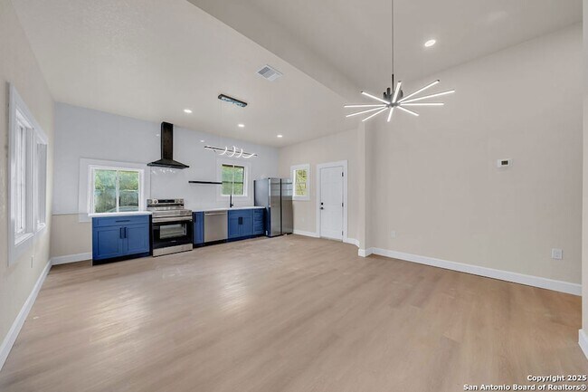 530 E Carson St in San Antonio, TX - Building Photo - Building Photo