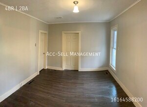 705 W Grove St in Greenville, MI - Building Photo - Building Photo