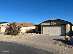 6459 W Golden Ln in Glendale, AZ - Building Photo - Building Photo