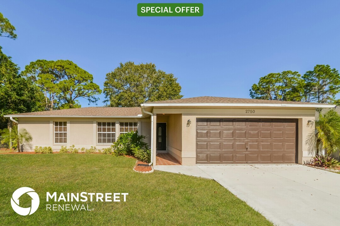 2750 Trilby Ave in North Port, FL - Building Photo