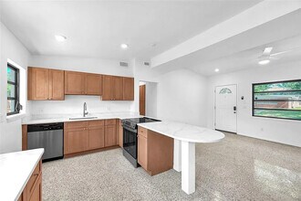 2003 E Clinton St in Tampa, FL - Building Photo - Building Photo