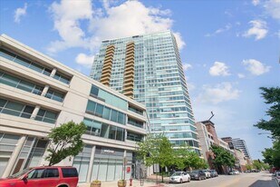 1720 Maple Ave in Evanston, IL - Building Photo