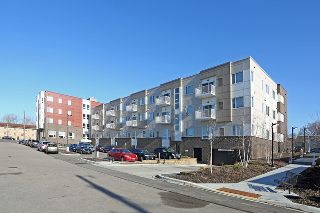 Oxford Village in Hopkins, MN - Building Photo - Primary Photo