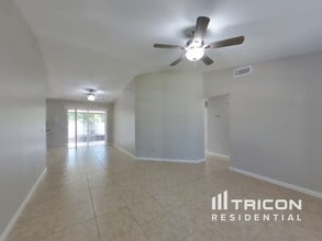 13912 Henson Cir in Tampa, FL - Building Photo - Building Photo