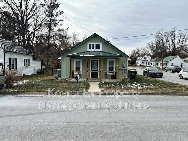 property at 2312 Poplar St