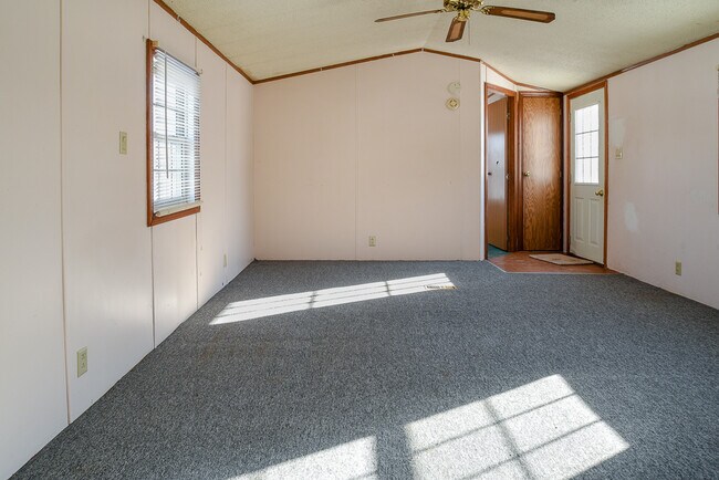 5 Hilltop Dr in Waterford, ME - Building Photo - Building Photo