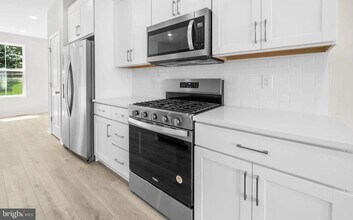 242 Talucci Dr in Downingtown, PA - Building Photo - Building Photo