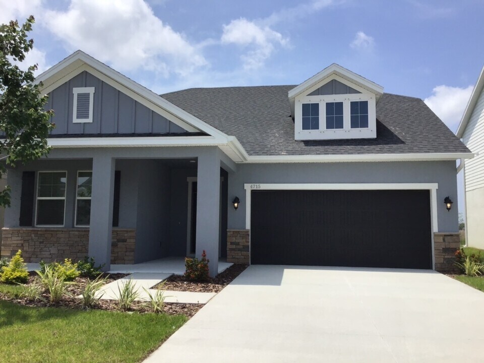 4715 Windy Hammock Way in Palmetto, FL - Building Photo