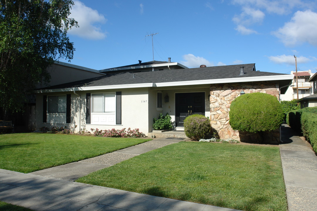 1347 Castlemont Ave in San Jose, CA - Building Photo