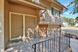 2025-2027 Rosewood Ct in Derby, KS - Building Photo