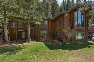 5004 River Rd in Tahoe City, CA - Building Photo