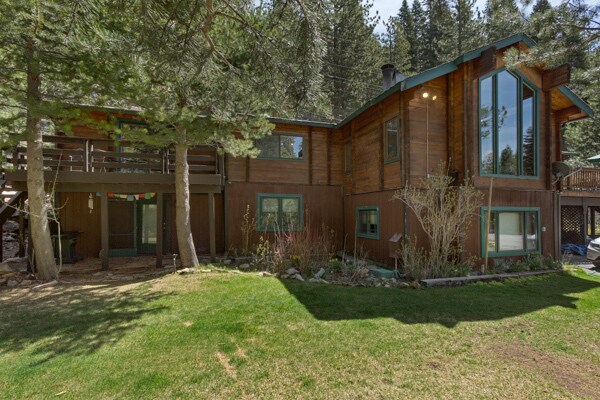 5004 River Rd in Tahoe City, CA - Building Photo