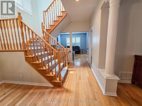 156 Forestwood St in Richmond Hill, ON - Building Photo - Building Photo