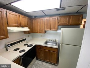9298 Hayden Dr-Unit -11 in King George, VA - Building Photo - Building Photo