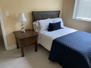 2801 W Ardmore Ave, Unit 1A in Chicago, IL - Foto de edificio - Building Photo