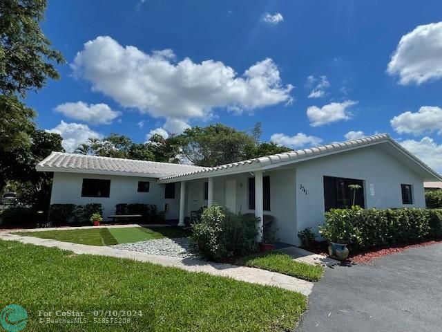 3741 Riverside Dr, Unit A in Coral Springs, FL - Building Photo - Building Photo
