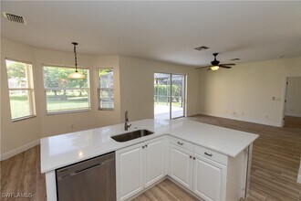 12391 Muddy Creek Ln in Ft. Myers, FL - Foto de edificio - Building Photo