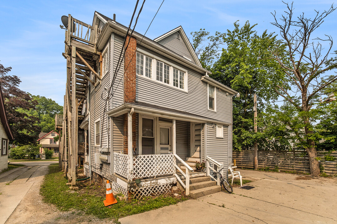 1015 Packard St in Ann Arbor, MI - Building Photo