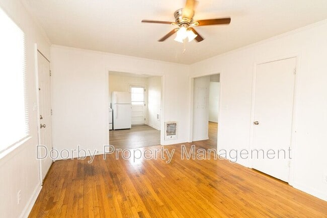 100 James St in Rossville, GA - Foto de edificio - Building Photo