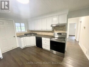 117 Sherwood Forest Dr in Markham, ON - Building Photo - Building Photo
