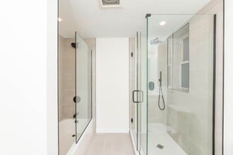 2825 N Rockwell St, Unit G in Chicago, IL - Building Photo - Building Photo