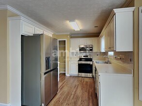 2041 Vintage Oaks Dr in Loganville, GA - Building Photo - Building Photo