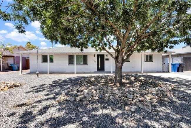 property at 3138 W Elm St