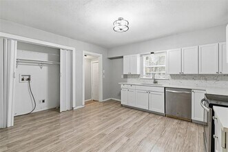 405 N Carr Ave in Sherman, TX - Building Photo - Building Photo