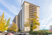 Shelly Estate Apartments in Jamaica Est, NY - Foto de edificio - Primary Photo