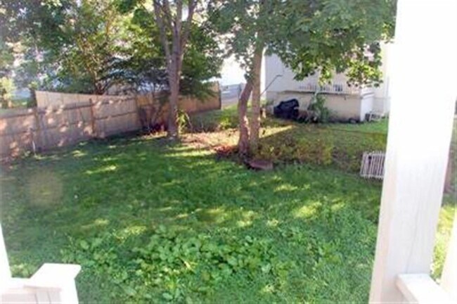 44 Wilson Ave, Unit 1 in Belmont, MA - Foto de edificio - Building Photo