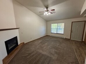 627 Maple St, Unit #3 in Eau Claire, WI - Building Photo - Building Photo