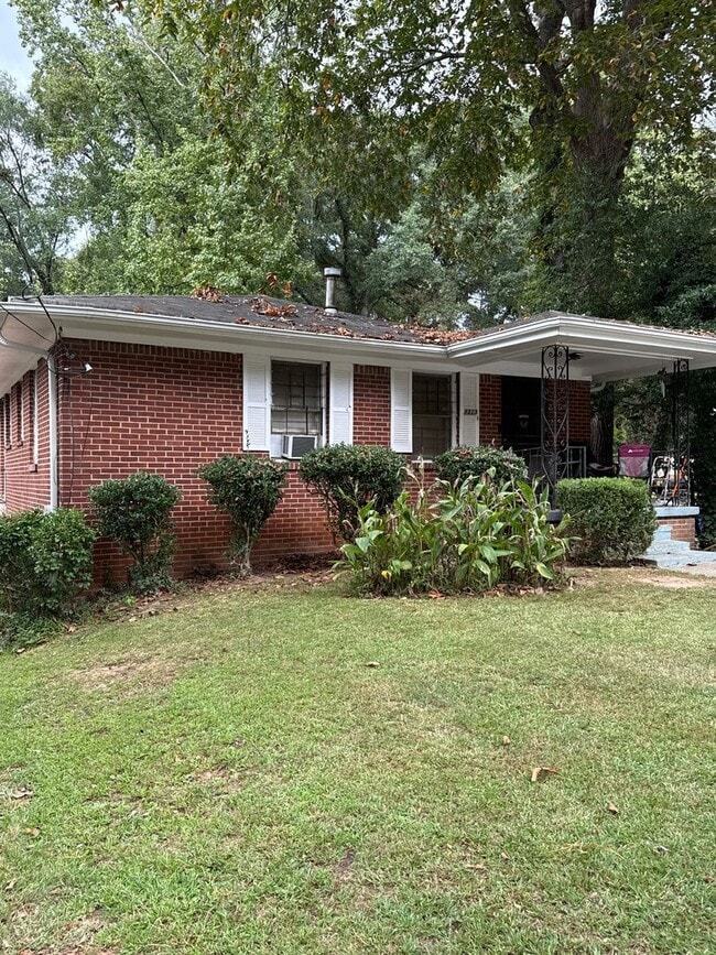 property at 1337 Beecher St SW
