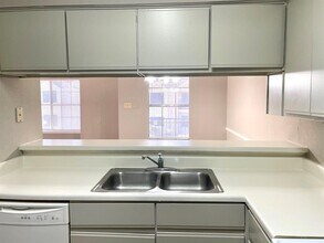 2204 Millstone Dr-Unit -2204 D in Houston, TX - Building Photo - Building Photo
